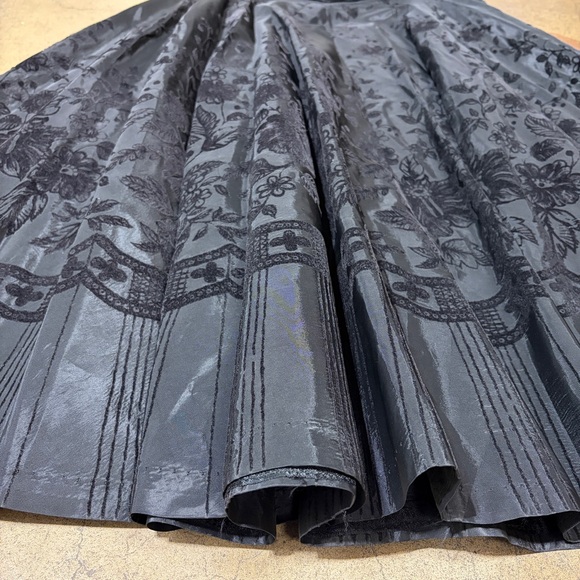Vintage Black Taffeta Velvet Floral Burnout Witchy Full Midi Skirt 1940’s 1950’s - Picture 2 of 9